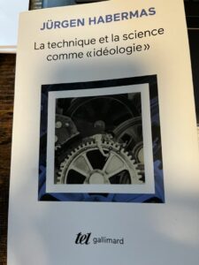 La technique et la science comme idéologie